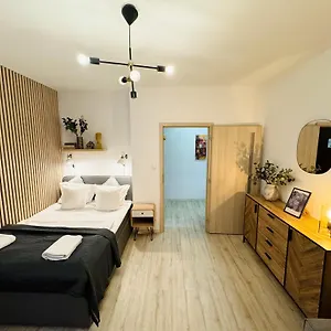  Apartment Nicelovely & Dlouha